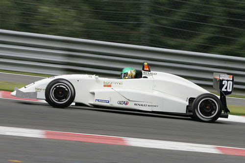 Yonny Weeden wint race 1