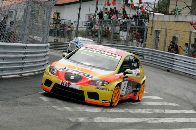 2009_WTCC_Porto_Tarquini_Seat