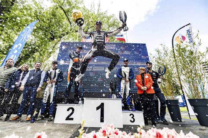 Tom Coronel in bloedvorm