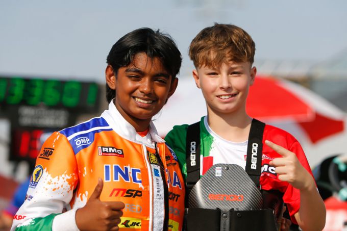 Qualifying Practice en Heat 1 op het Bahrain International Karting Circuit